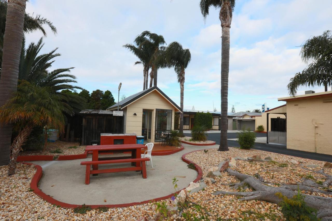 The Esplanade Motel Lakes Entrance Exterior foto