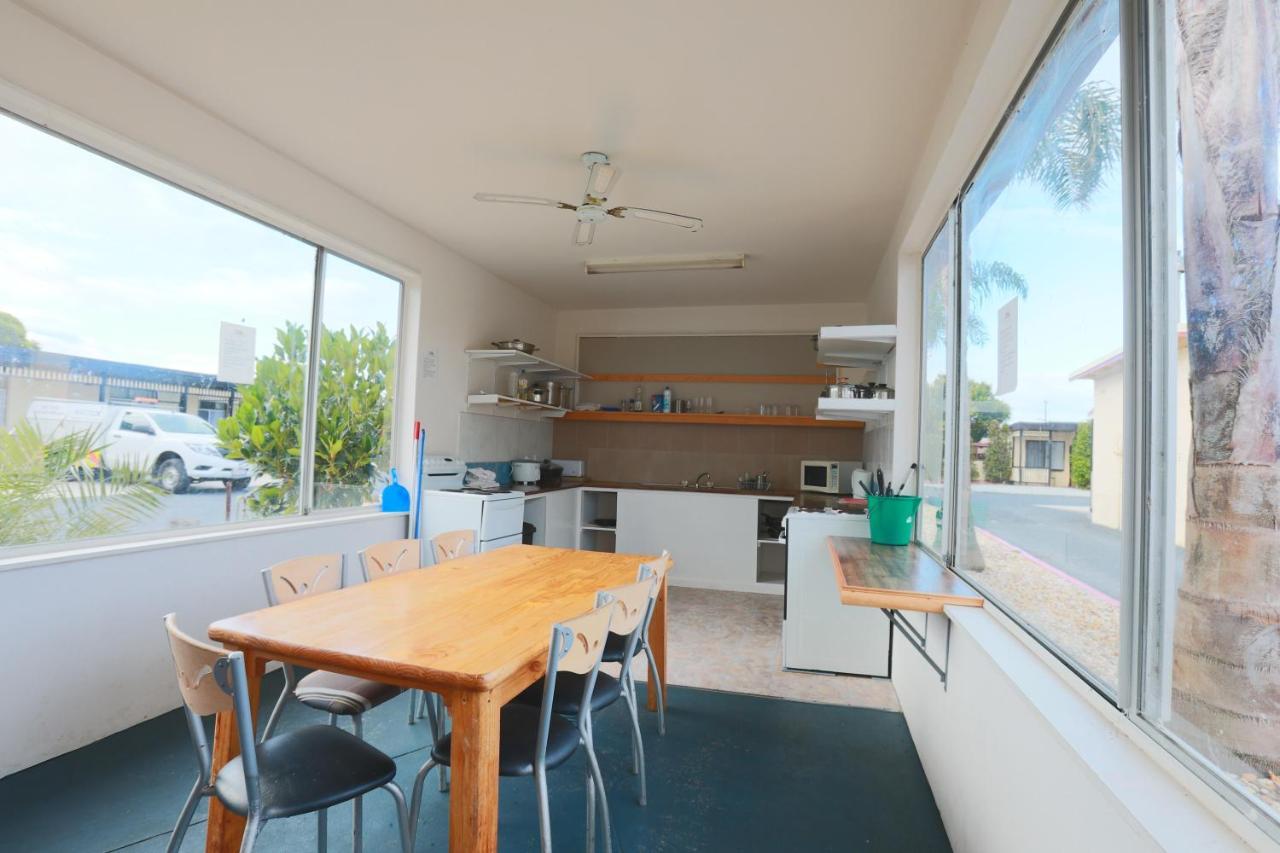The Esplanade Motel Lakes Entrance Exterior foto