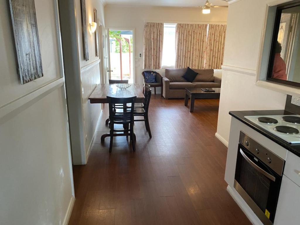 The Esplanade Motel Lakes Entrance Exterior foto