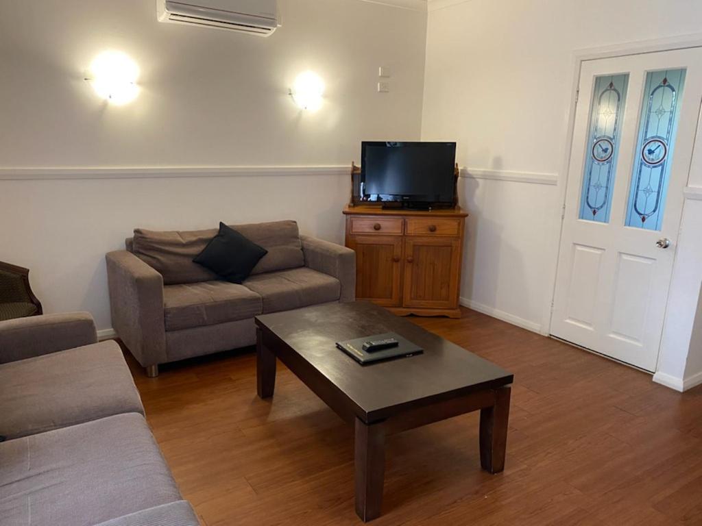 The Esplanade Motel Lakes Entrance Exterior foto