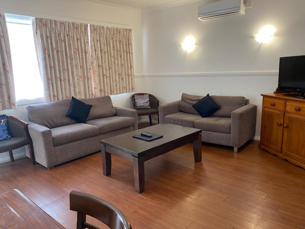The Esplanade Motel Lakes Entrance Exterior foto